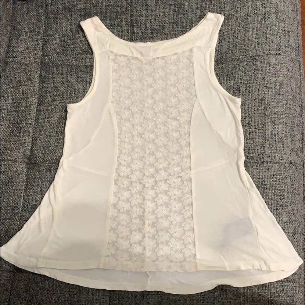 Lace front detail sleeveless blouse